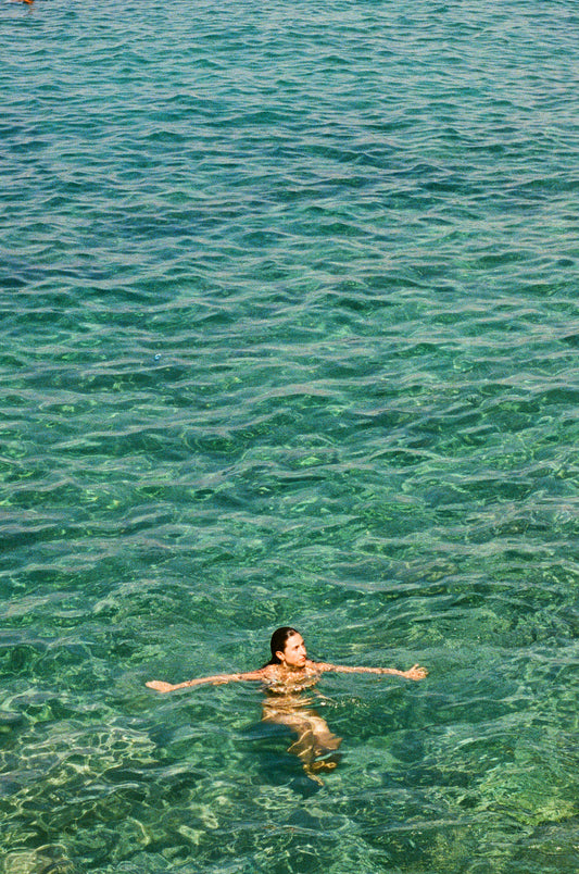 Sospesa nel blu -  35x50 cm